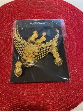 NIP Sajayea Goldtone Necklace, Bracelet, Earrings, and Ring Set